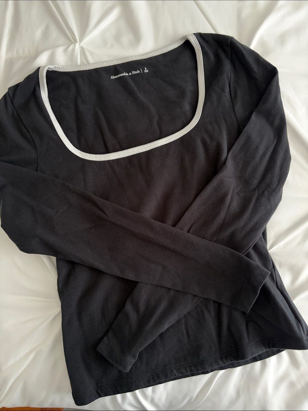 Abercrombie & Fitch Black Long-Sleeve Scoop Neck Top with White Trim